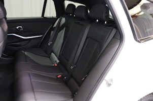 Vehicle image BMW 320d xDrive SAG Touring