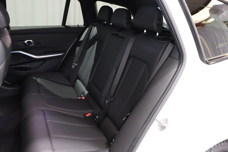 Vehicle image BMW 3 SERIES