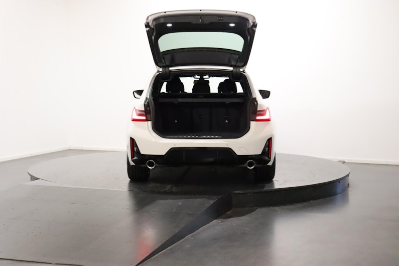 Vehicle image BMW 3 SERIES