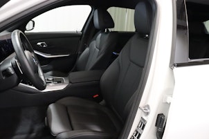 Vehicle image BMW 320d xDrive SAG Touring