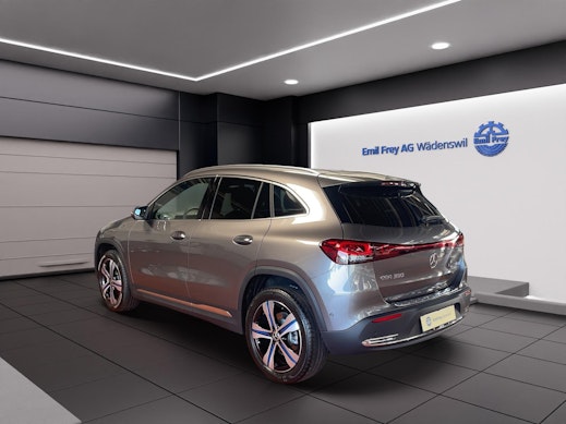 MERCEDES-BENZ EQA 350 Swiss Star Electric Art Line 4matic 3