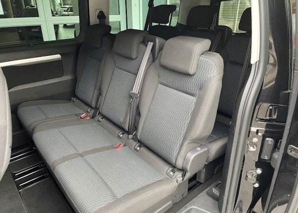 Vehicle image 9 Vehicle image 9