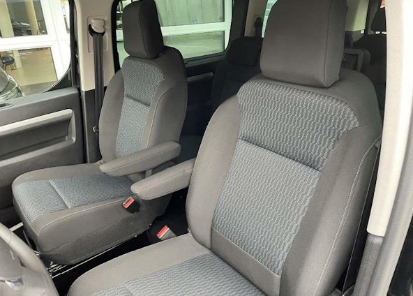 Vehicle image 4 Vehicle image 4