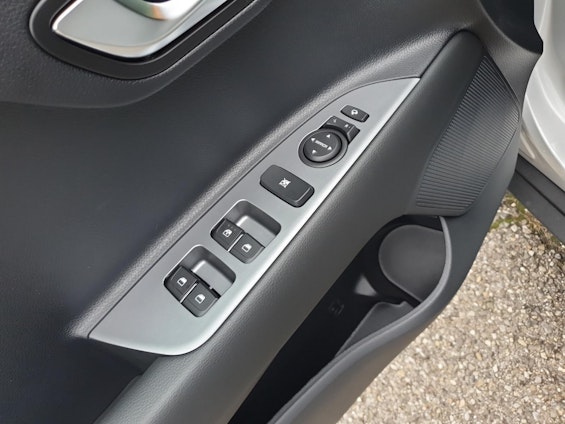 Vehicle image 10 Vehicle image 10