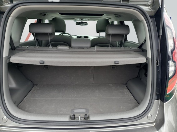 Vehicle image 9 Vehicle image 9