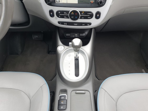 Vehicle image 14 Vehicle image 14