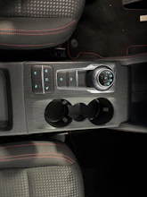 https://vehicle.imgix.net/3798651/251217f4-1420-45b7-9442-eef230475228.jpg