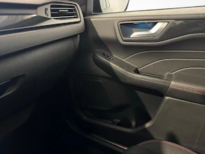 https://vehicle.imgix.net/3798651/648a3198-98ba-4daf-9235-b079ae125a77.jpg