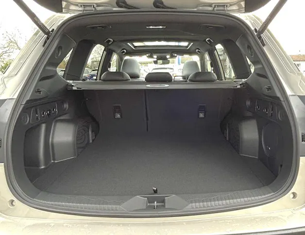Subaru Forester 2.0i e-Boxer Luxury