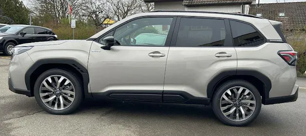 Subaru Forester 2.0i e-Boxer Luxury
