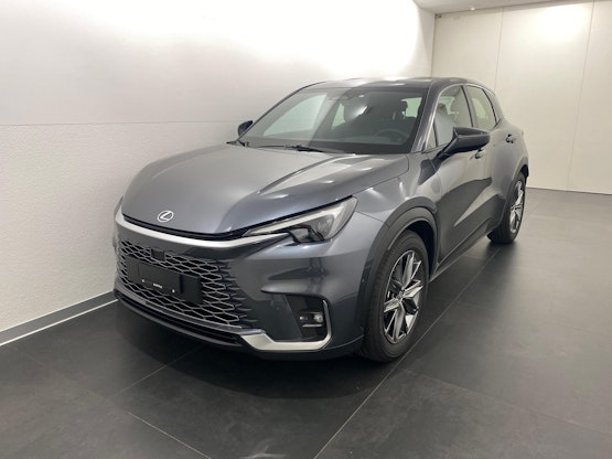 First vehicle image