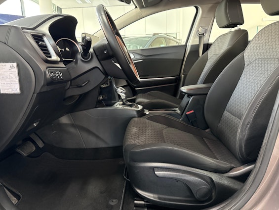 Vehicle image 9 Vehicle image 9