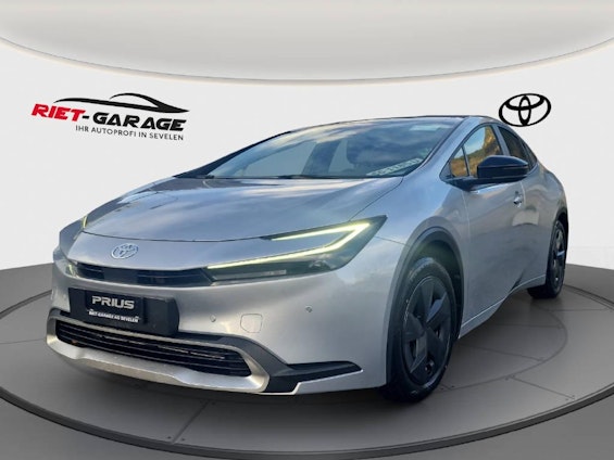 First vehicle image