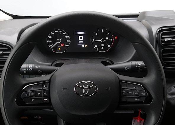 Vehicle image 9 Vehicle image 9