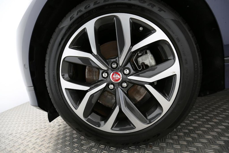 Vehicle image JAGUAR I-PACE