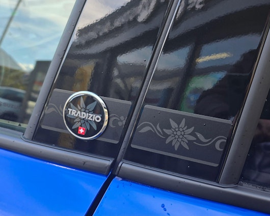 Vehicle image 21