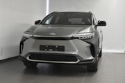 First vehicle image