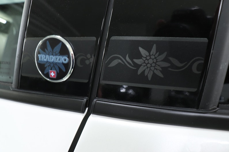 Vehicle image SUZUKI SWIFT