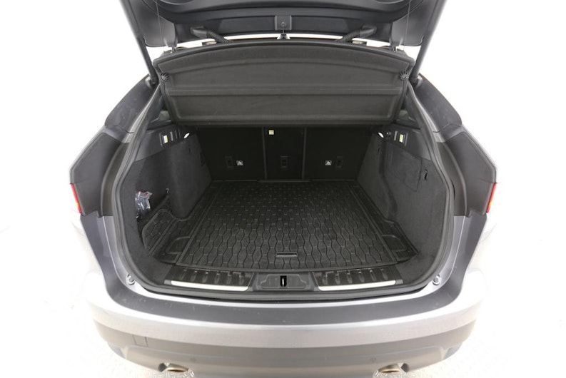 Vehicle image JAGUAR F-PACE