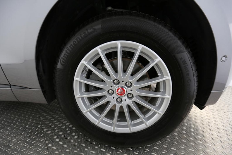 Vehicle image JAGUAR F-PACE