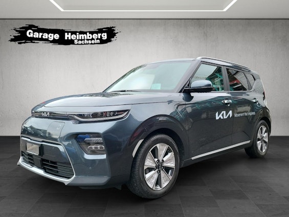 First vehicle image First vehicle image