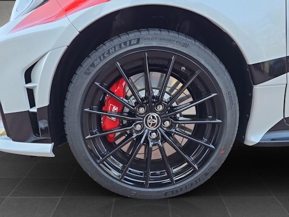 Vehicle image 14 Vehicle image 14