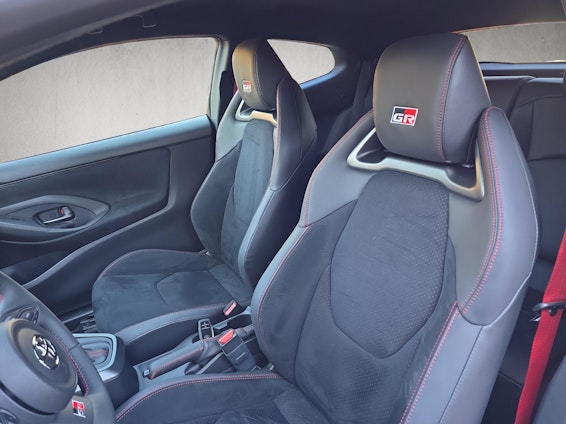 Vehicle image 9 Vehicle image 9