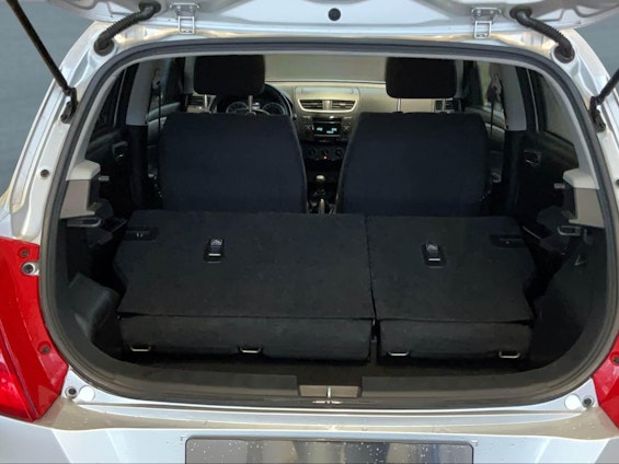 Vehicle image 13