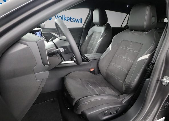 Vehicle image 6 Vehicle image 6