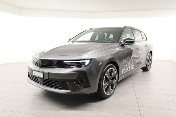 First vehicle image