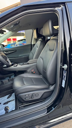 Vehicle image 9 Vehicle image 9