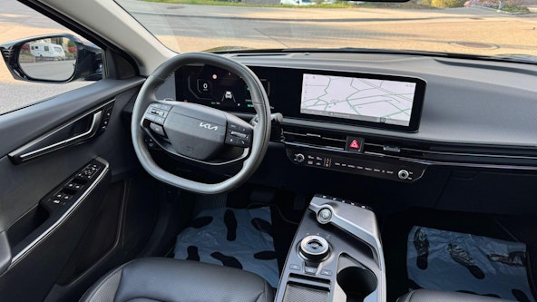 Vehicle image 15 Vehicle image 15