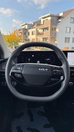 Vehicle image 13 Vehicle image 13