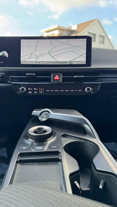 Vehicle image 16 Vehicle image 16