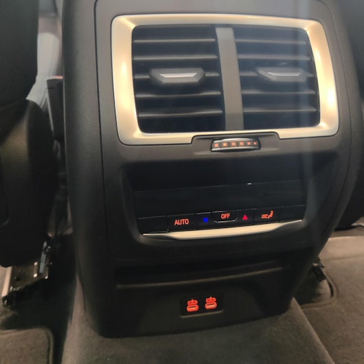 Vehicle image BMW iX3