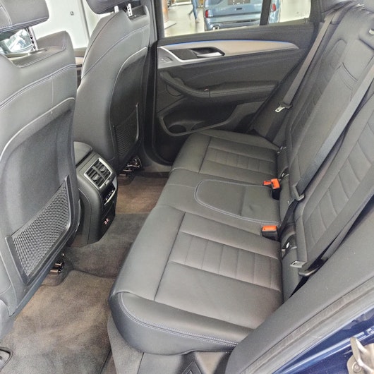 Vehicle image BMW iX3