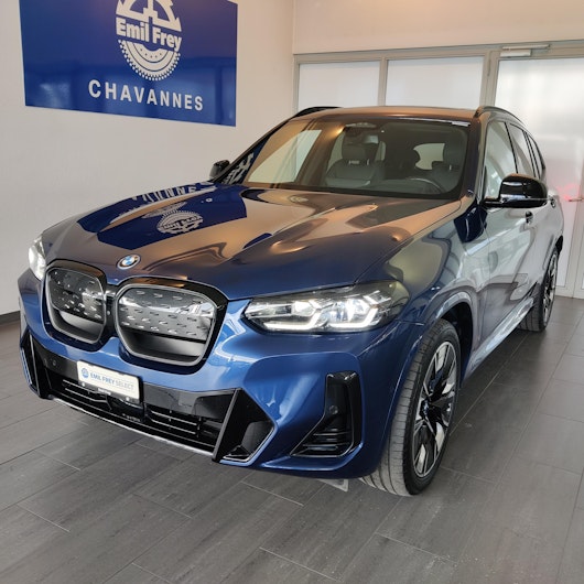 Vehicle image BMW iX3