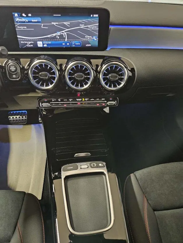 Mercedes-Benz A 220 4Matic AMG Line
