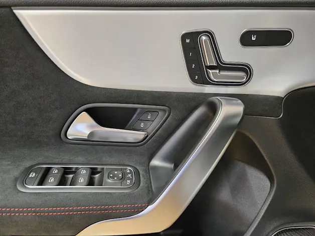 Mercedes-Benz A 220 4Matic AMG Line