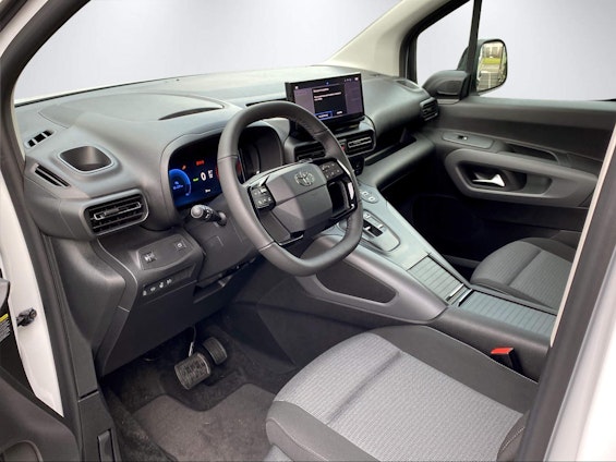 Vehicle image 13 Vehicle image 13