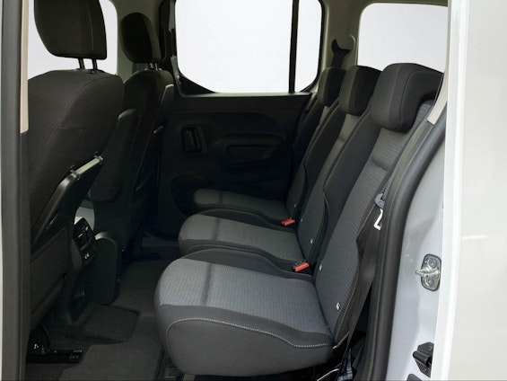 Vehicle image 10 Vehicle image 10