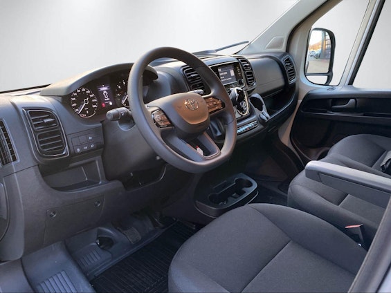 Vehicle image 13 Vehicle image 13