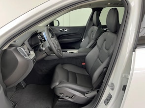 Vehicle image VOLVO XC60 2.0 B5 MH Plus Dark AWD / ab 3,99% Leasing bei Abschluss einer Protect Autoversicherung