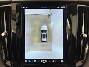 Vehicle image VOLVO XC60 2.0 B5 MH Plus Dark AWD / ab 3,99% Leasing bei Abschluss einer Protect Autoversicherung