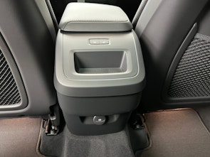 Vehicle image VOLVO XC60 2.0 B5 MH Plus Dark AWD / ab 3,99% Leasing bei Abschluss einer Protect Autoversicherung