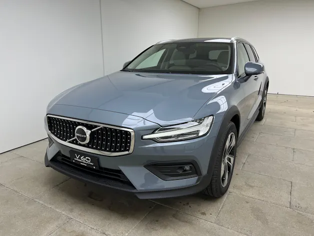 Volvo V60 Cross Country 2.0 B4 Ultimate AWD / ab 3,99% Leasing bei Abschluss einer Protect Autoversicherung