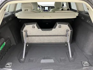 Volvo V60 Cross Country 2.0 B4 Ultimate AWD / ab 3,99% Leasing bei Abschluss einer Protect Autoversicherung