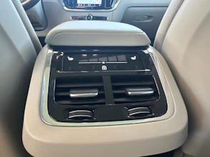 Fahrzeugbild VOLVO V60 Cross Country 2.0 B4 Ultimate AWD