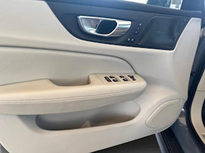Fahrzeugbild VOLVO V60 Cross Country 2.0 B4 Ultimate AWD