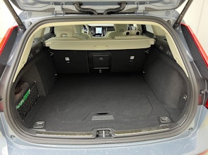 Vehicle image VOLVO V60 Cross Country 2.0 B4 Ultimate AWD / ab 3,99% Leasing bei Abschluss einer Protect Autoversicherung